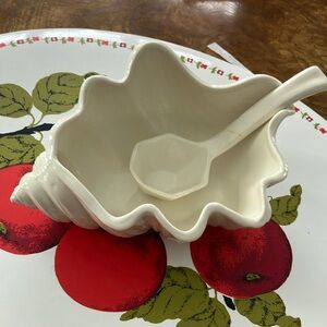 Elegant Cream Shell-Shaped Bowl with Spoon